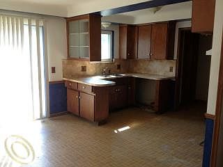 5th image of 26666 Roan Ave