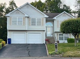 39 Asia Cir, Bridgeport, CT 06610