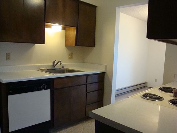 3rd image of 210 N 15th St #10