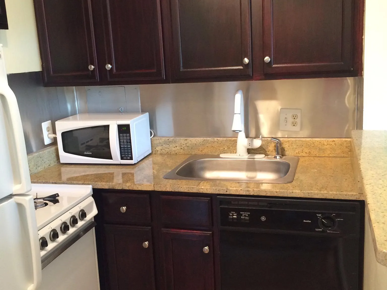 2800 Wisconsin Ave NW — Photo 3