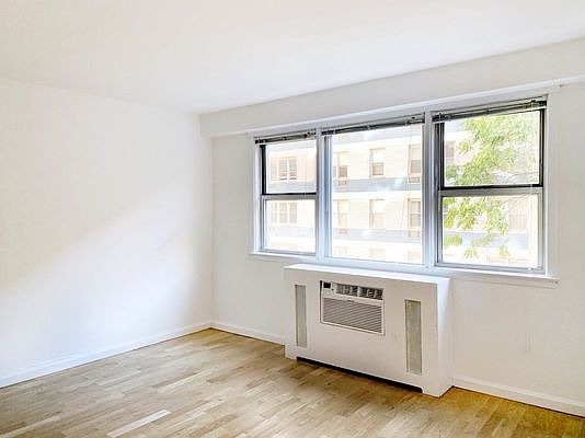 3rd image of 145 E 27th St APT 12N