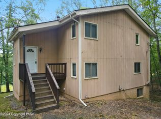 115 Salisbury Rd, Bushkill, PA 18324