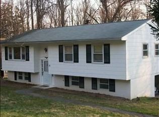43 Hemlock Dr, Hopewell Junction, NY 12533