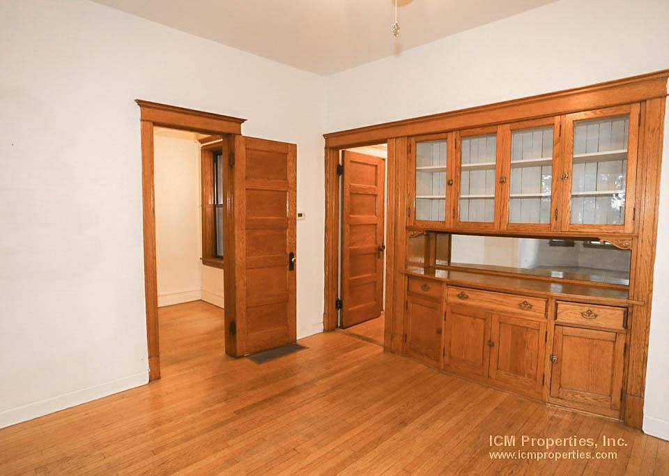 1st image of 853 W Lill Ave
