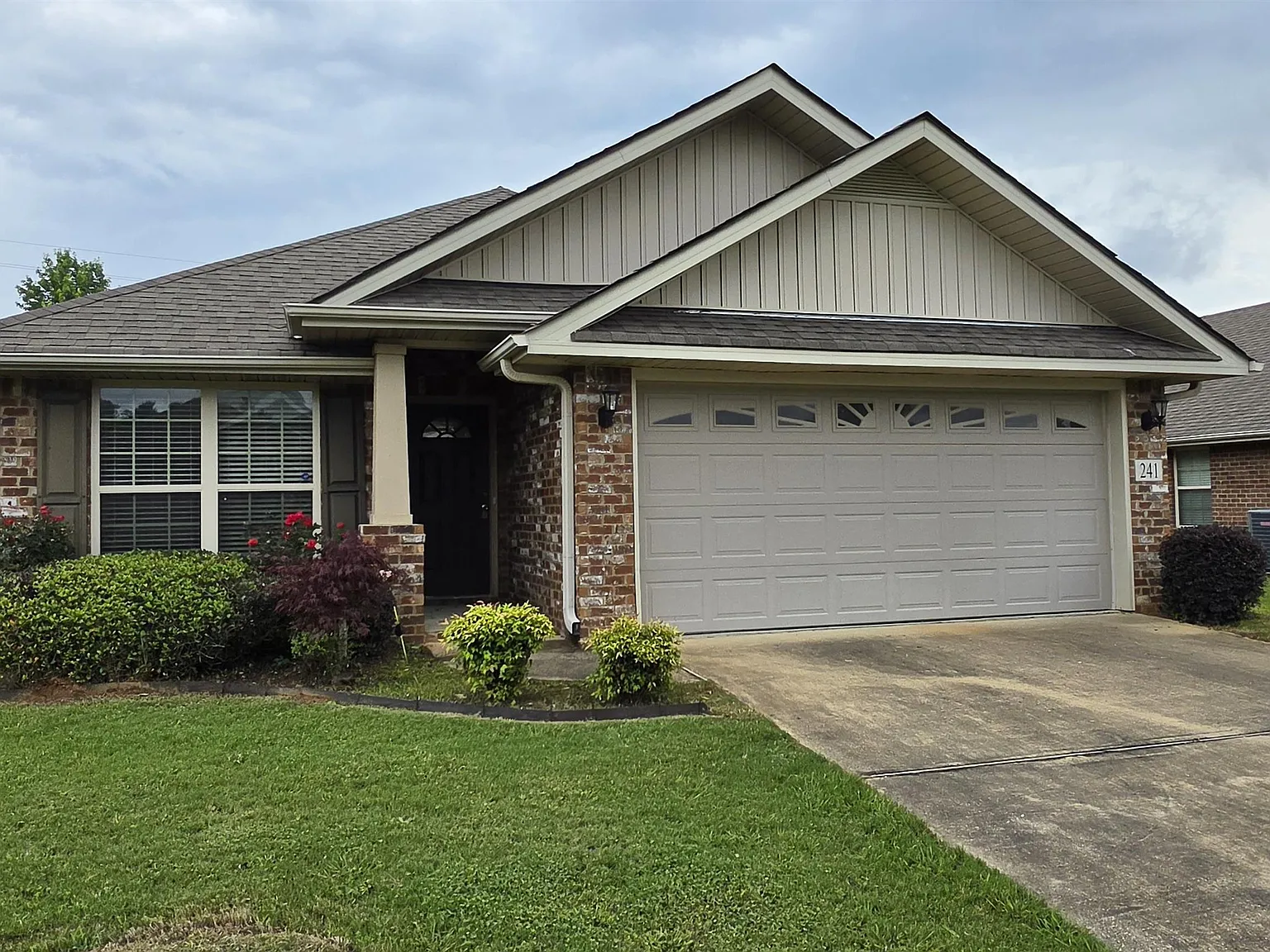 3 bed, 2.0 bath, $1,625 — Photo 1