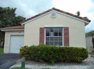 642 NW 173rd Ter, Pembroke Pines, FL 33029