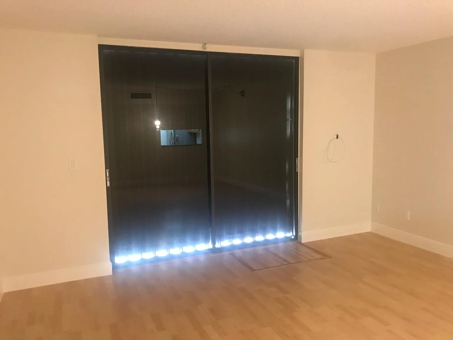 2 bed, 1030 sqft, $2,500 — Photo 2