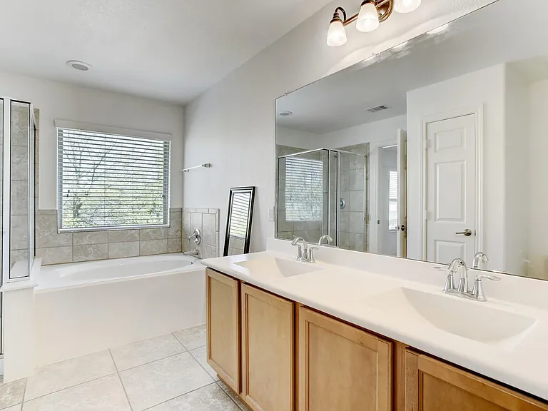 6423 Calgary Woods Ln — Photo 18