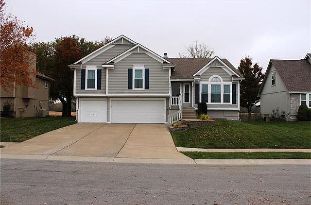 1st image of 1105 SE Princeton Dr