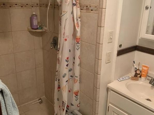 153 Conway St UNIT 1F, Greenfield, MA 01301