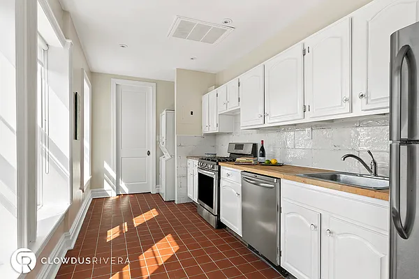 Sold by Cooper & Cooper Real Estate | media 9