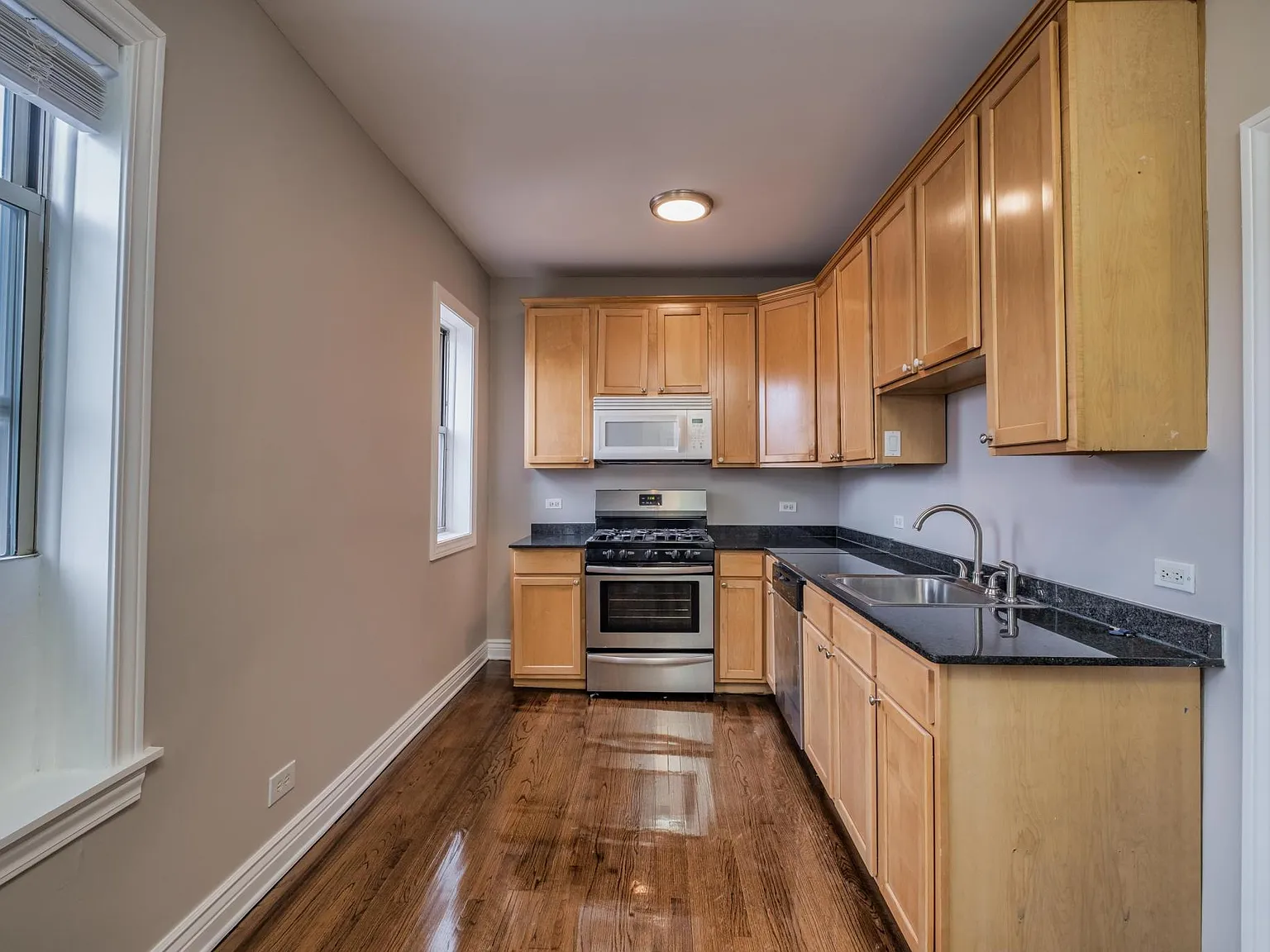 2 bed, $2,350 — Photo 4
