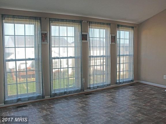5th image of 5415 Silver Maple Ln