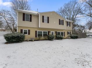 28 Crestview Dr, Westborough, MA 01581