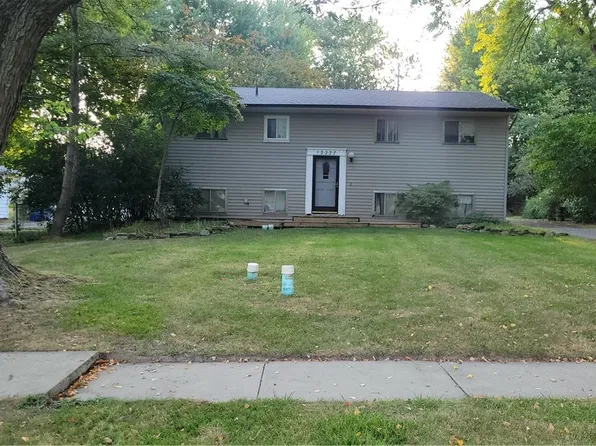 13237 Richards Dr, Strongsville, OH 44149
