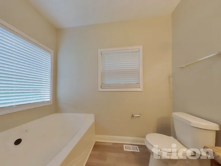 124 Kings Crossing Ct — Photo 10