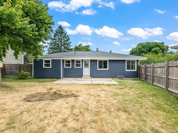 2nd image of 1020 Lilac LANE