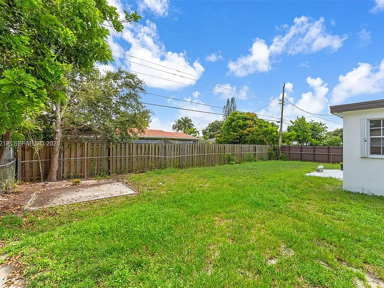 7150 SW 10th St — Photo 26