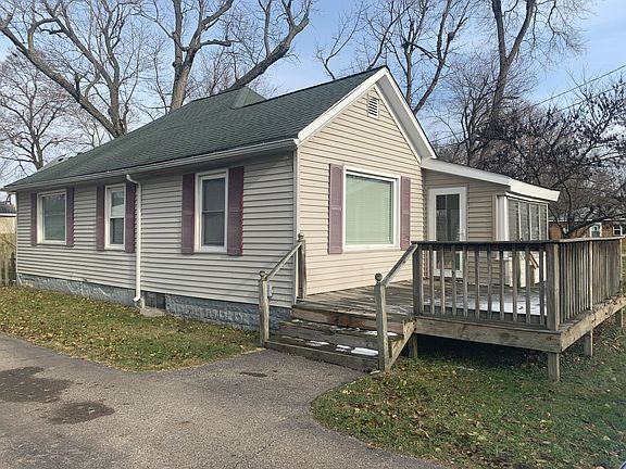 3rd image of 2721 Carleton Ave
