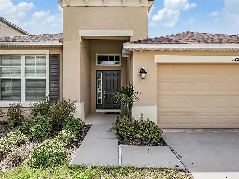 7207 Nightshade Dr — Photo 4
