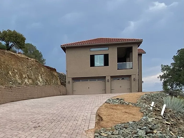 703 W Lee Blvd — Photo 27