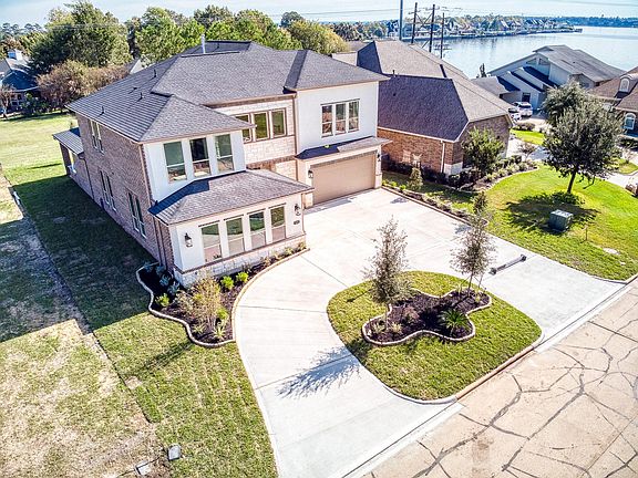 2nd image of 24 Waterford Way