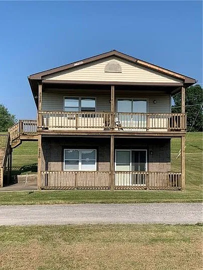 228 Sunnyland Dr — Photo 1