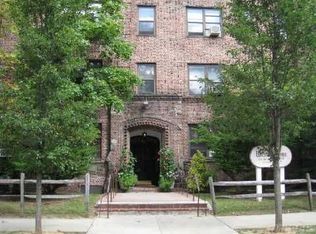 141 Wyckoff Pl APT 6E, Woodmere, NY 11598