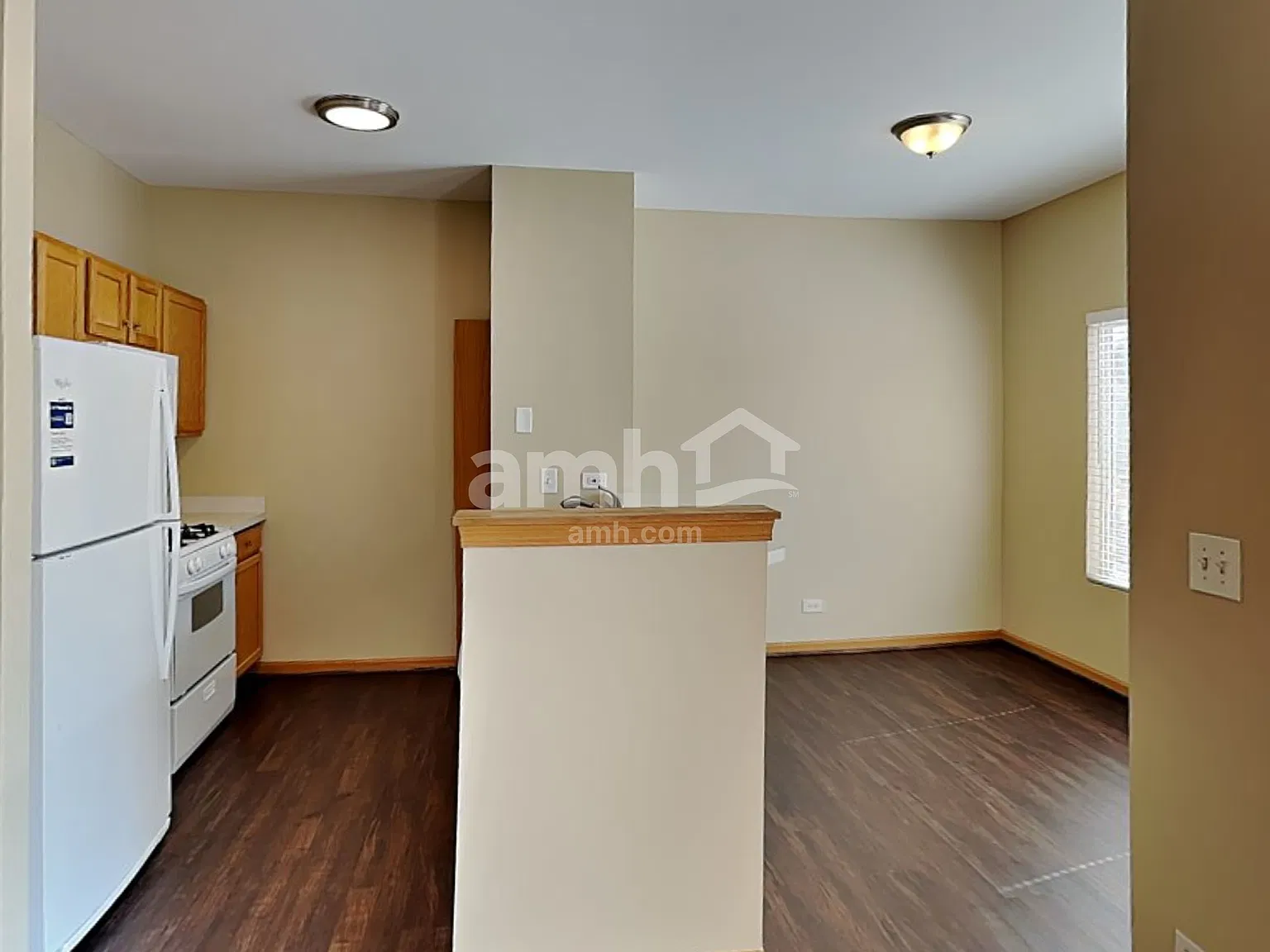 2 bed, 1.5 bath, 1441 sqft, $2,610 — Photo 3