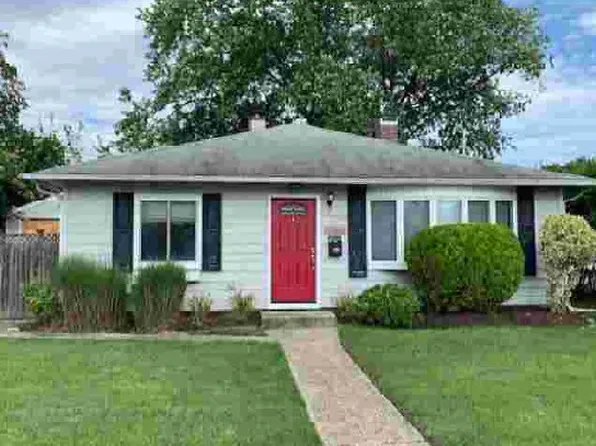 2371 Willoughby Ave, Seaford, NY 11783