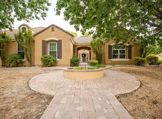 2861 E Vaughn Ct, Gilbert, AZ 85234