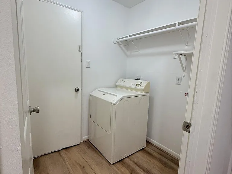 12214 Corona Ln — Photo 17