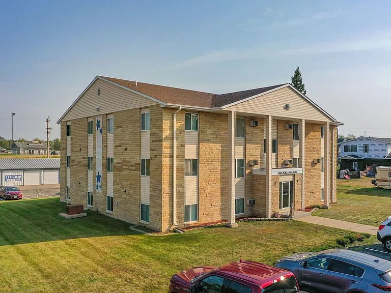 Julia Manor Apartments — Photo 13
