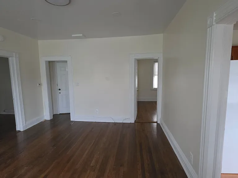 407 N Macquesten Pkwy #2 — Photo 1
