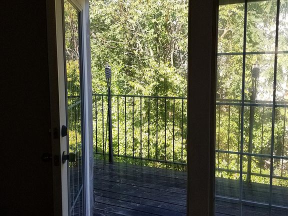 4th image of 126 Virginia Ave APT 1