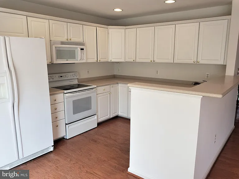 1928 Crescent Park Dr #29B — Photo 13