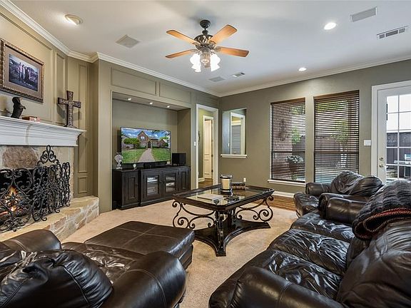 4th image of 3529 Lakebrook Dr