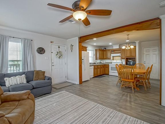 4th image of 2984 Ridgeway Blvd