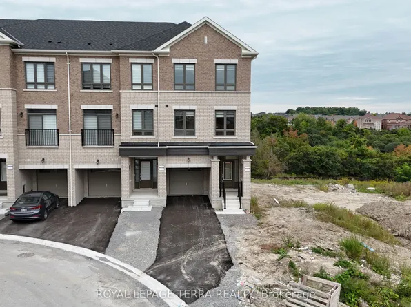 51 Paradise Way, Whitby, ON L1R 0R7