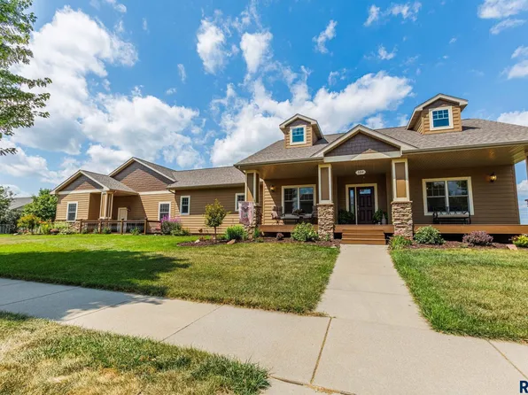 504 E Mayberry Rfd St, Brandon, SD 57005