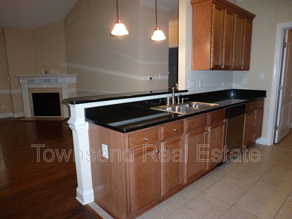 4th image of 210 Fountainhead Ln Unit 202