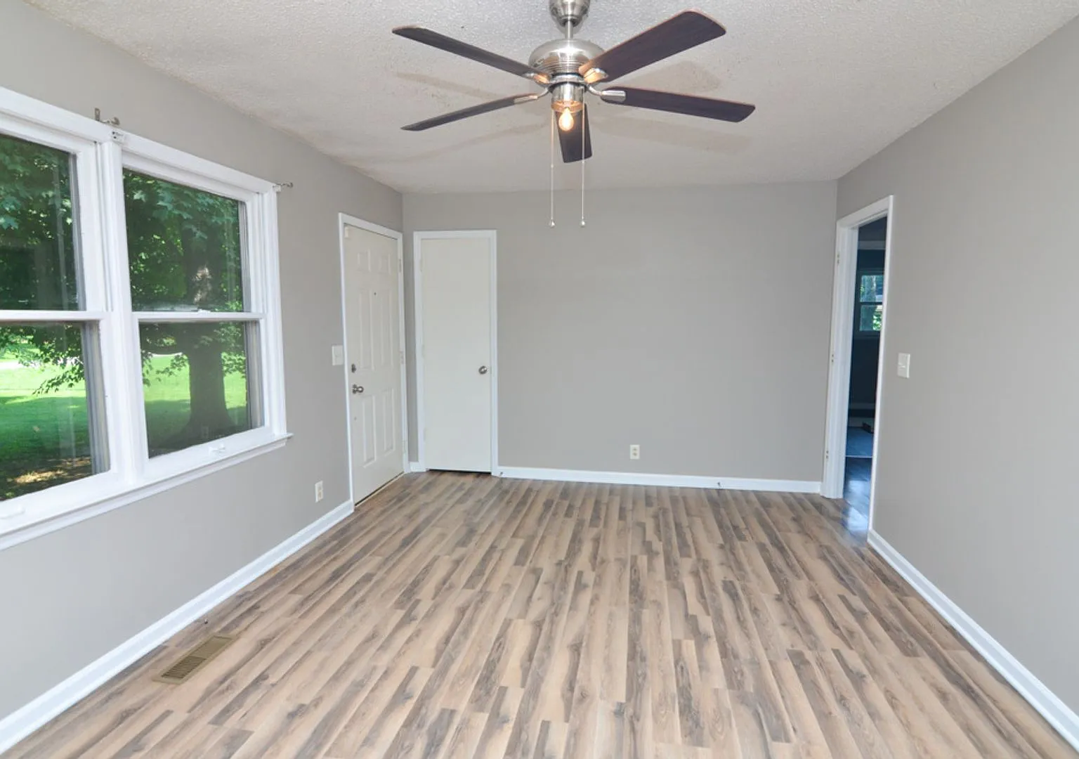 325 Shirley Rd — Photo 3