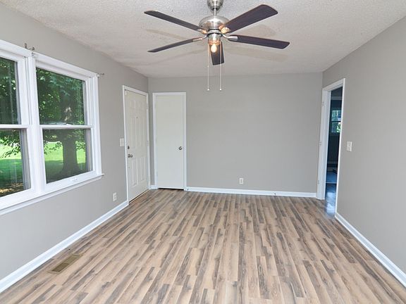 3rd image of 325 Shirley Rd