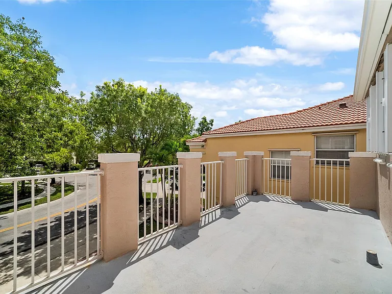 5030 SW 155th Ter — Photo 40