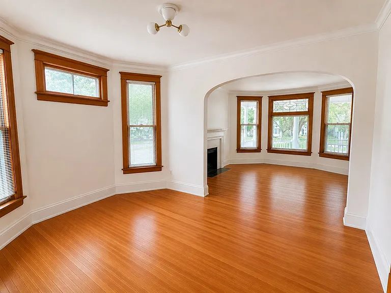 240 Forest Ave #1 — Photo 2
