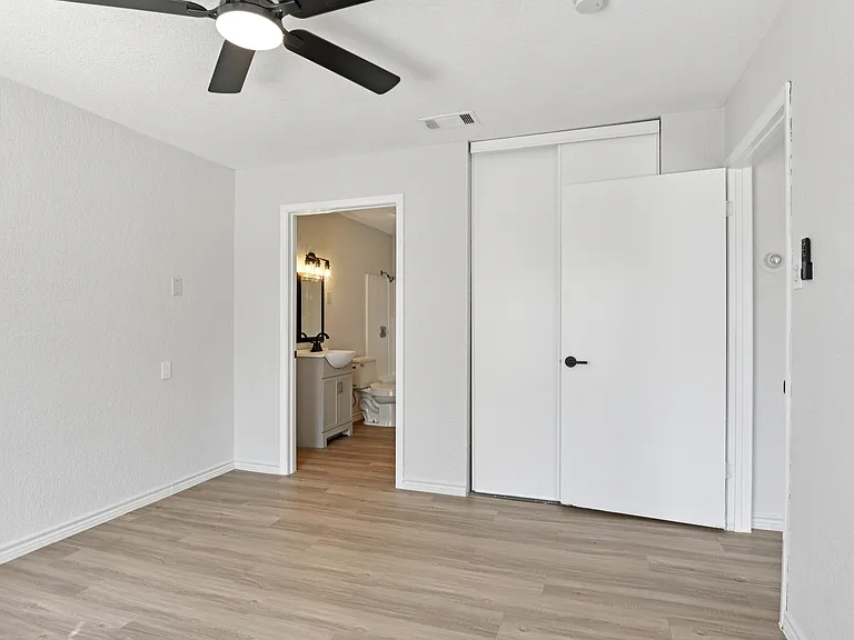 Silver Oaks Villas — Photo 5