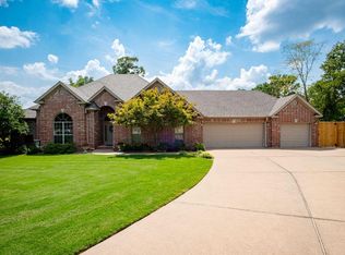 215 Marseille Dr, Maumelle, AR 72113