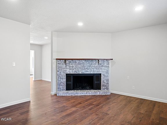 4th image of 1143 Brower Rd