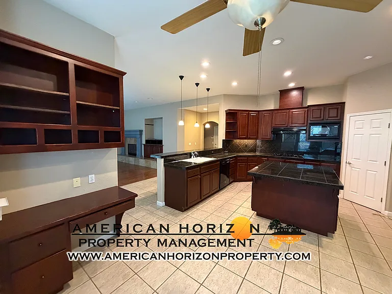 424 Crescent Dr — Photo 10