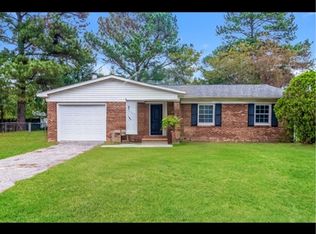 9605 Bluesprings Rd, Fayetteville, NC 28304